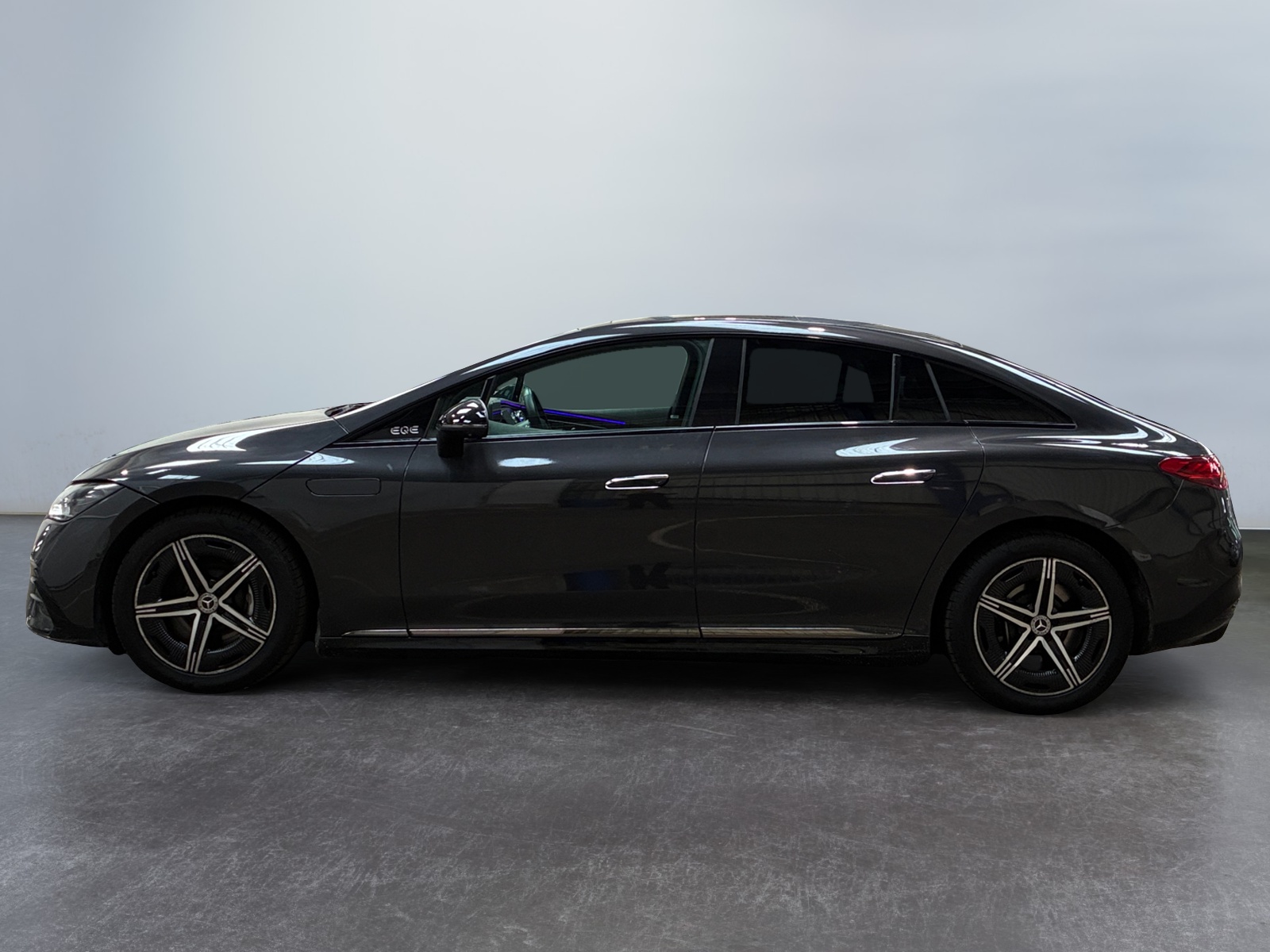 MERCEDES EQE 350 AMG Line 2023