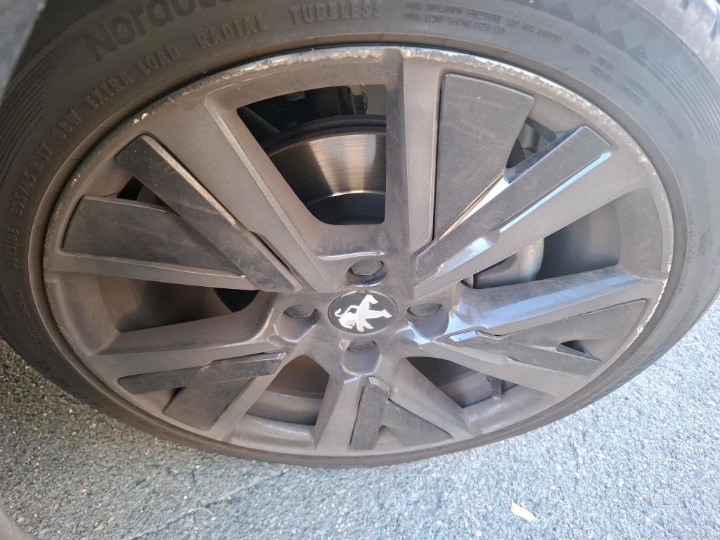 PEUGEOT 208) 208 PureTech 100 S&S EAT8 GT 2023