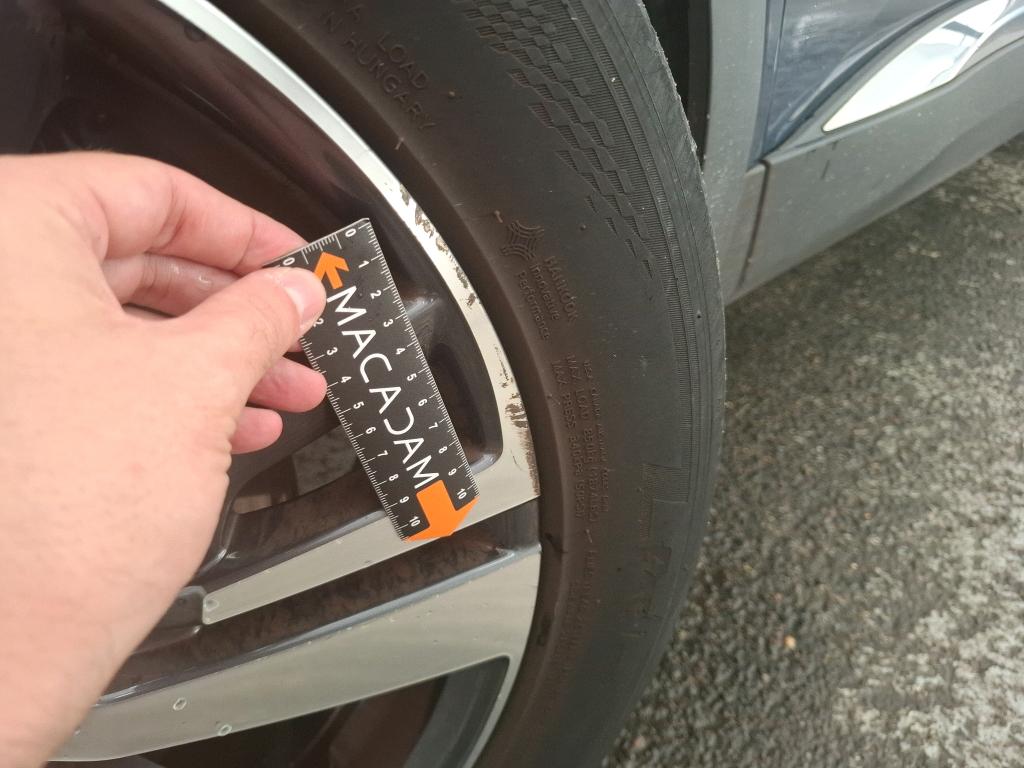 PEUGEOT 3008 Hybrid 225 e-EAT8 Allure Pack 2021