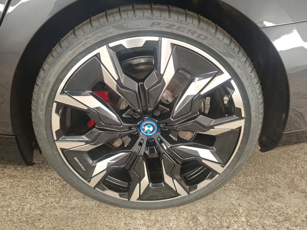 BMW SERIE 5 i5 G60 M60 xDrive 601 ch - 2024