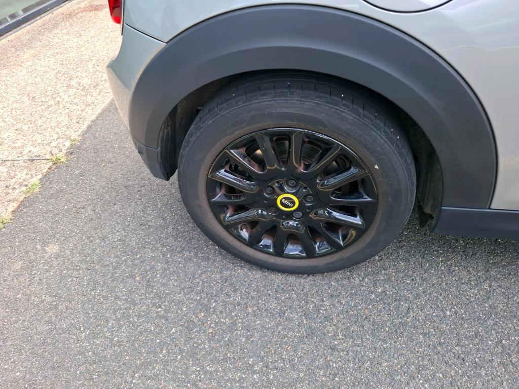 MINI HATCH 3 Portes Cooper SE 184 ch Essential 2023