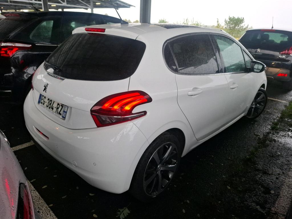 PEUGEOT 208 1.6 BlueHDi 120ch S&S BVM6 Féline 2016