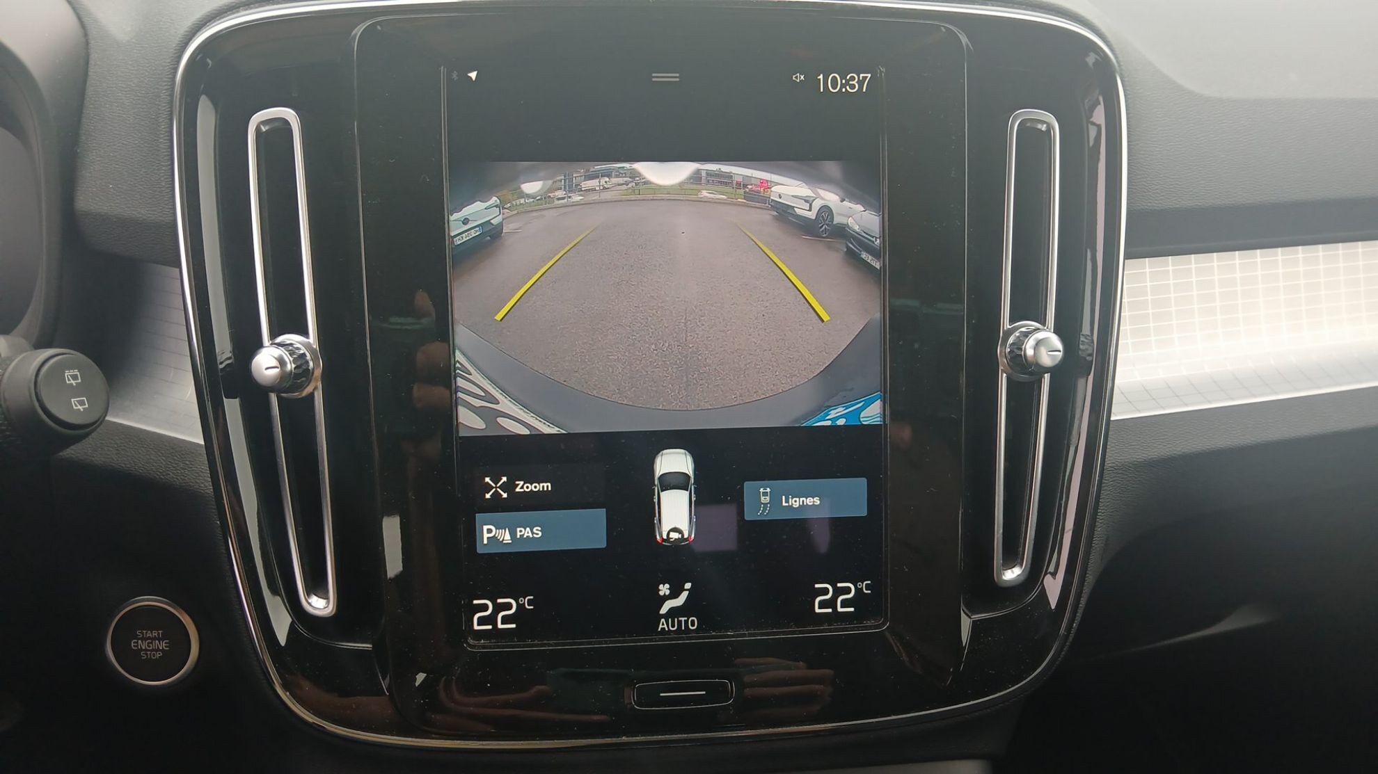 VOLVO XC40 BUSINESS T2 129 ch Momentum 2026