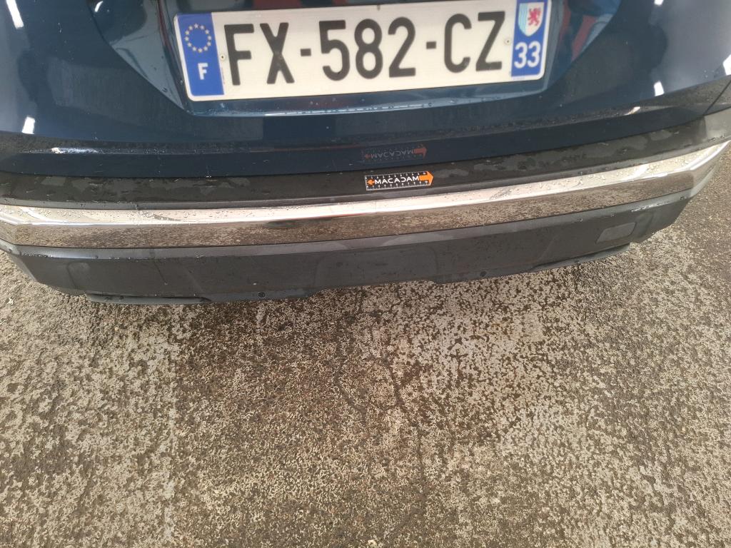 PEUGEOT 3008 Hybrid 225 e-EAT8 Allure Pack 2021