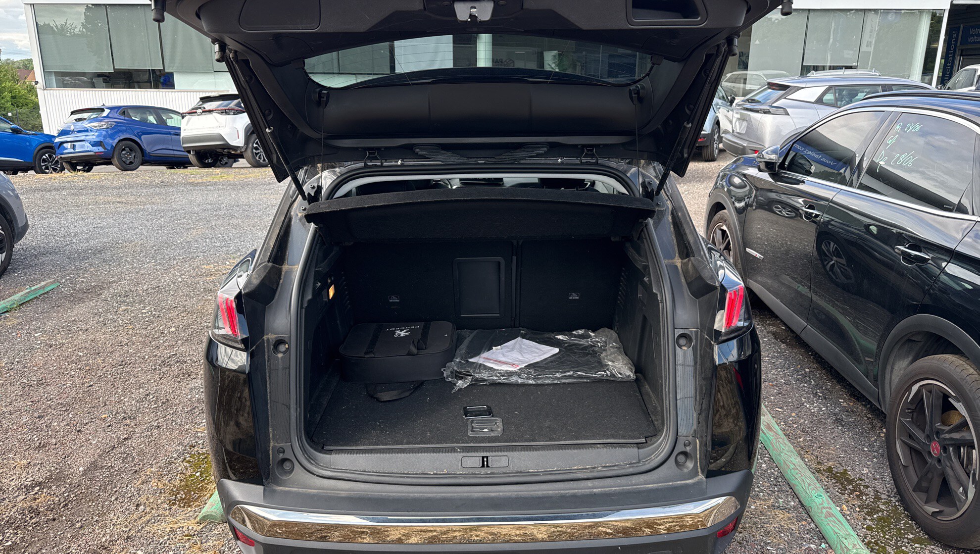 PEUGEOT 3008 Hybrid 225 e-EAT8 Allure 2021