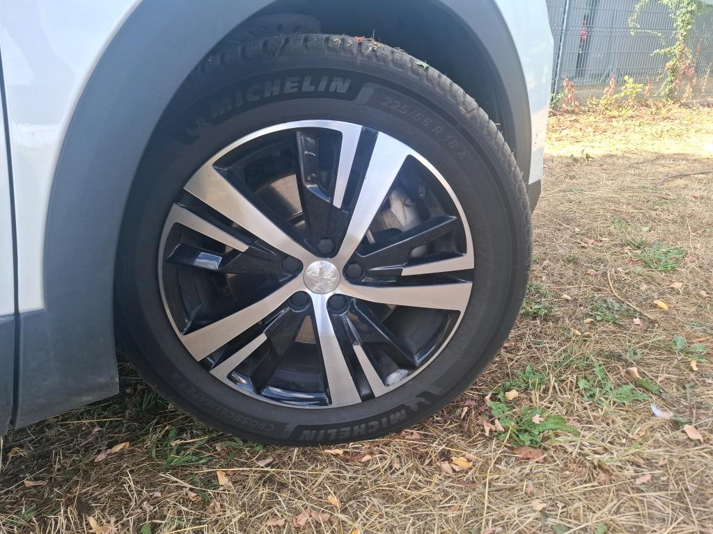 PEUGEOT 3008 Hybrid 225 e-EAT8 GT 2023