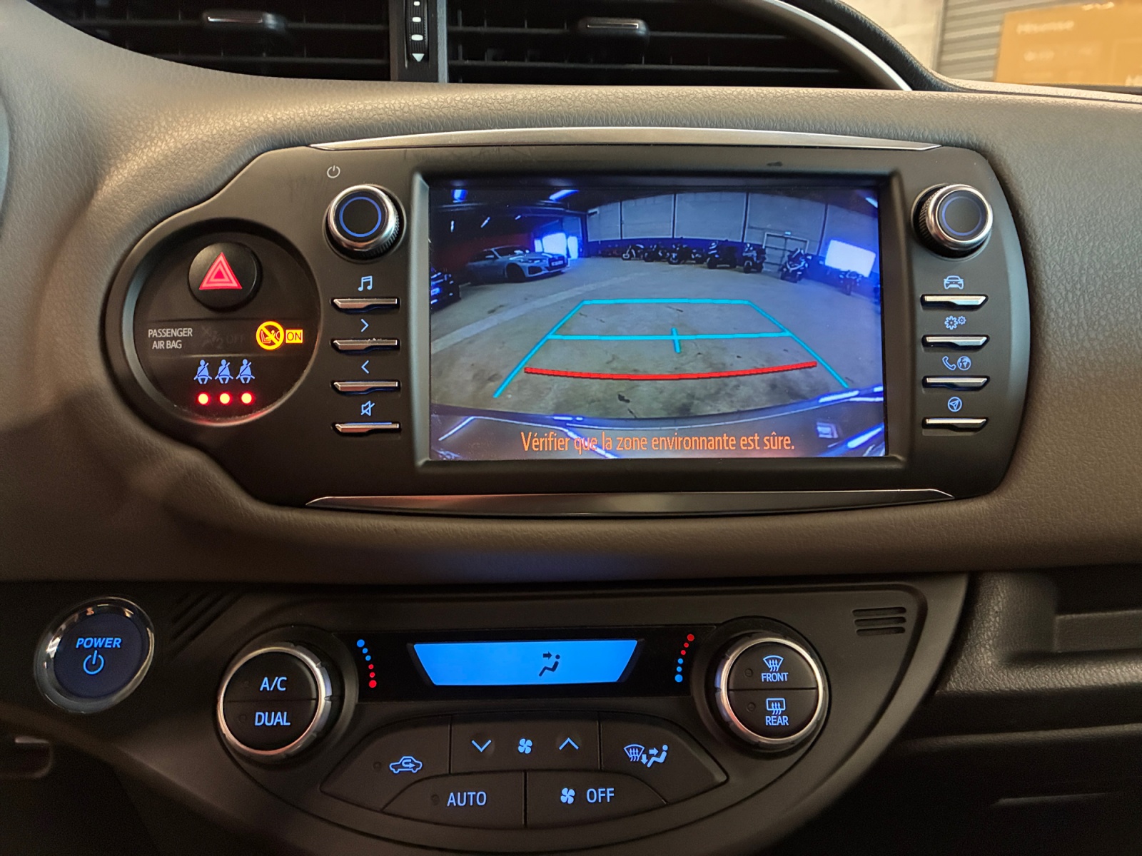 TOYOTA Yaris Hybride 100h Collection Collection 2018