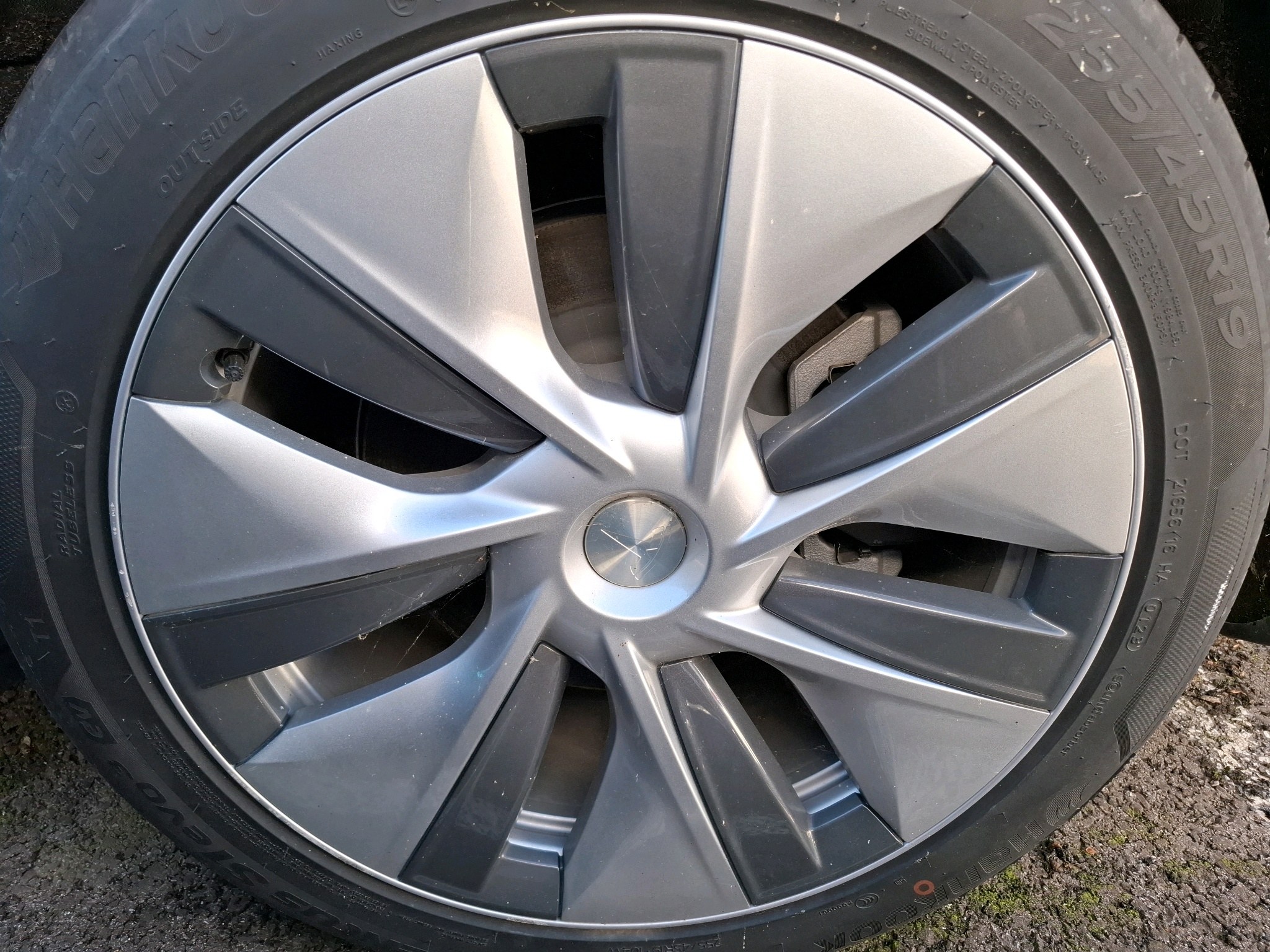 TESLA MODEL Y Standard RWD 2023