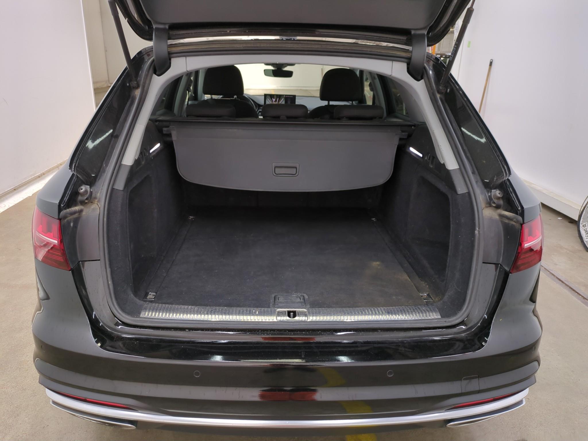 AUDI A4 AVANT 30 TDI 136 S tronic 7 Business Line 2022