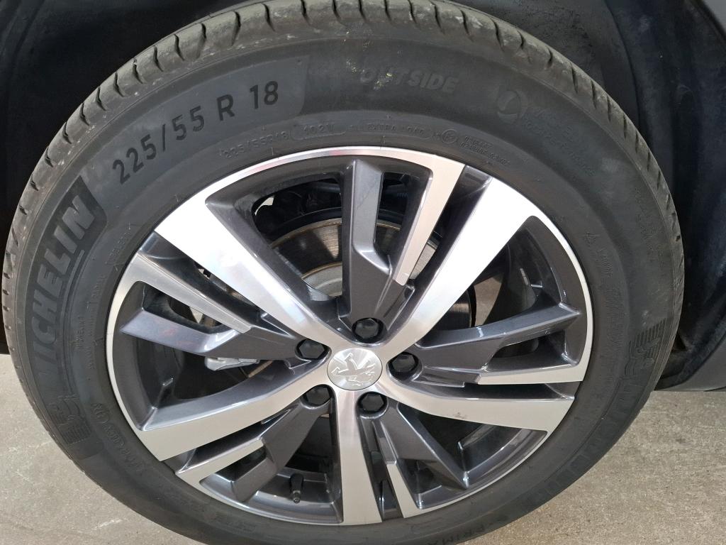 PEUGEOT 3008 Hybrid 225 e-EAT8 Active Pack 2023