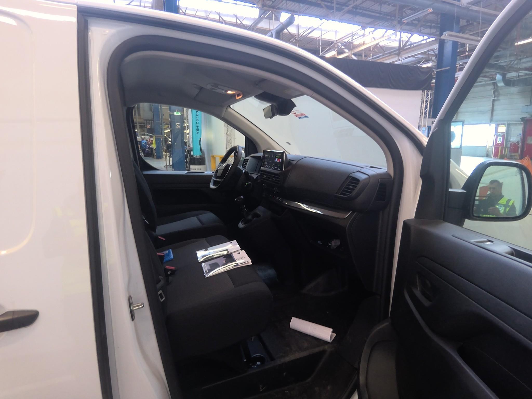 PEUGEOT EXPERT FGN M BLUEHDI 120 S&S BVM6 2025