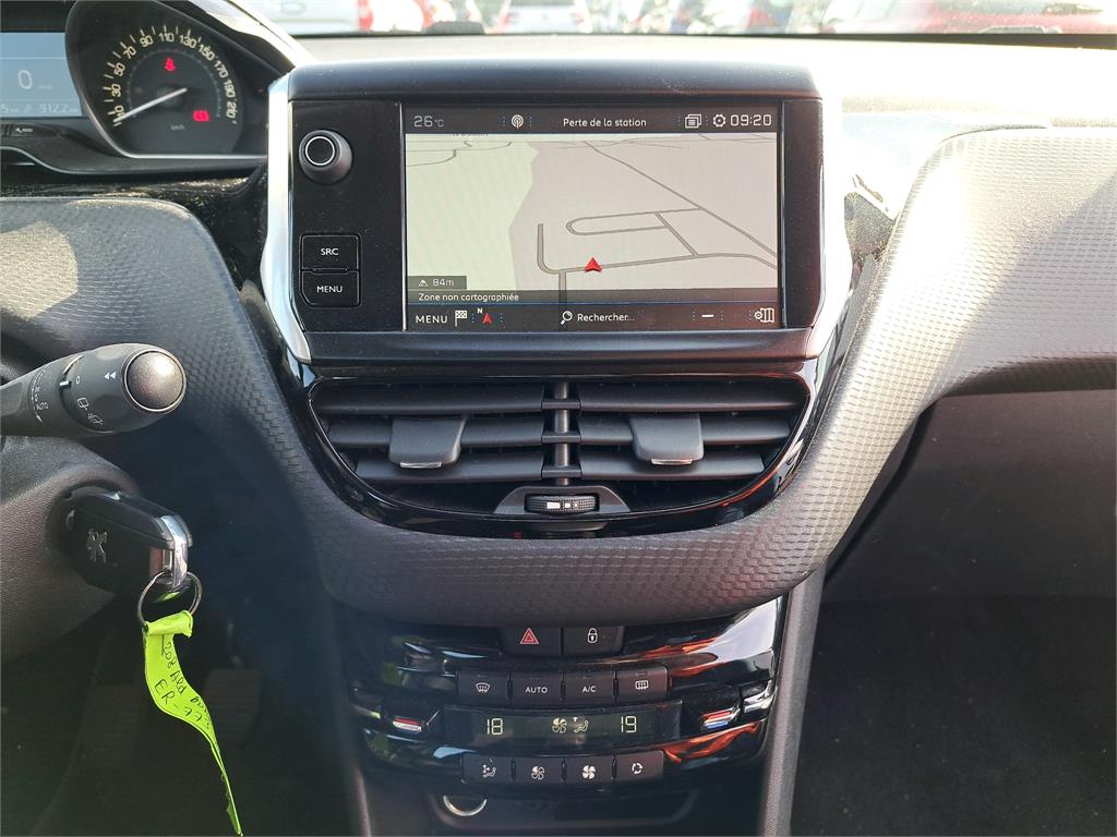 PEUGEOT 208 1.2 PureTech 110ch S&S BVM5 Allure Business 2017