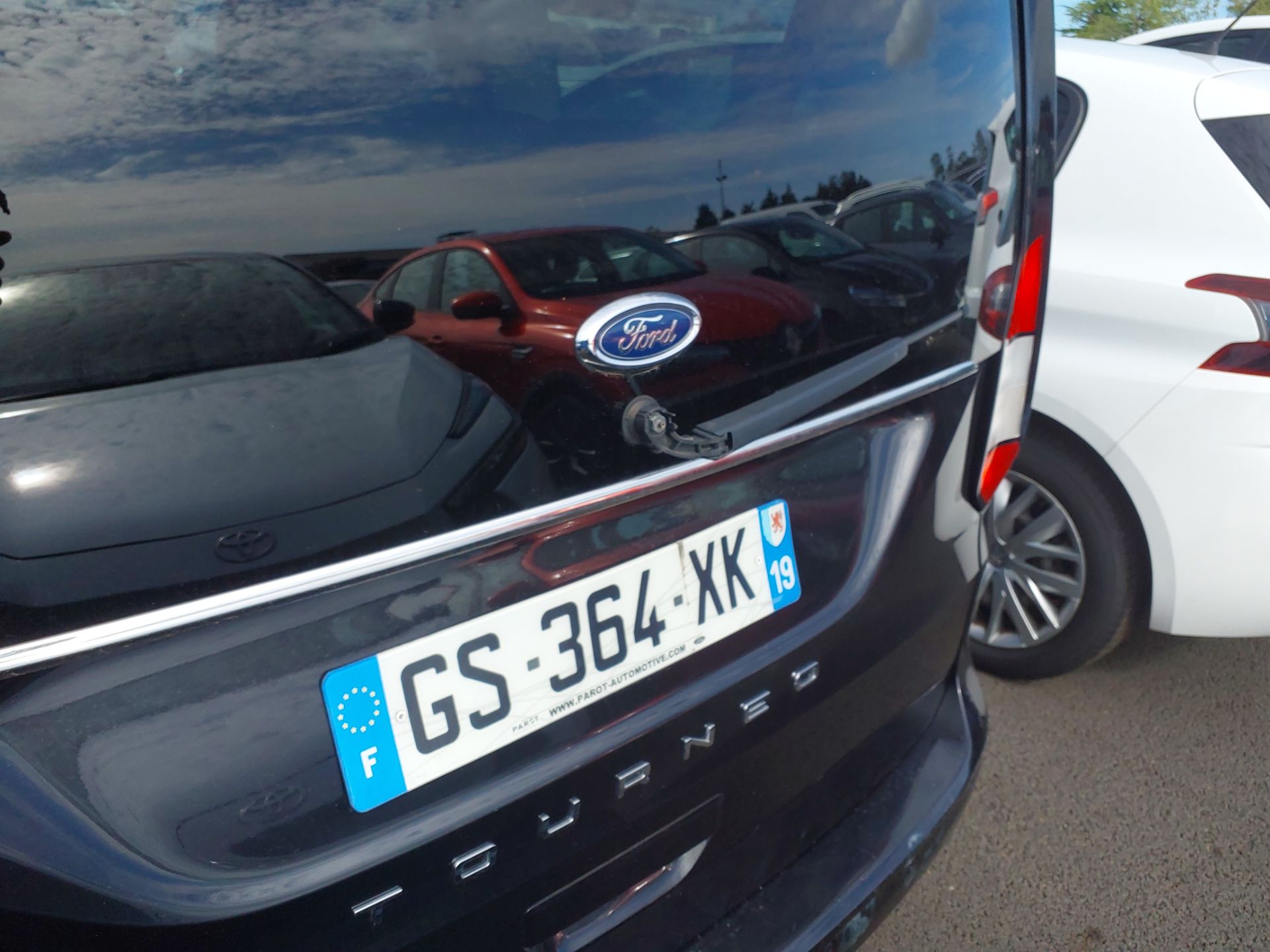 FORD Grand Tourneo 2,0 ECOBLUE 102 CV BVM TITANIUM 2023