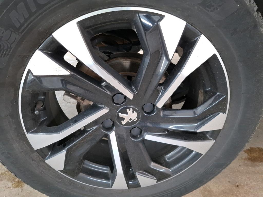 PEUGEOT 2008 BUSINESS BlueHDi 130 S&S EAT8 Allure 2021