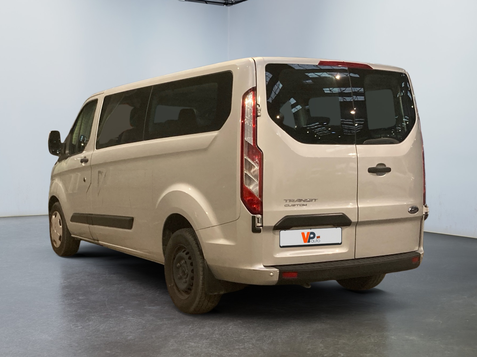 FORD Transit Custom Kombi 320 L2H1 2.0 EcoBlue 130 Trend Business 9pl 2023