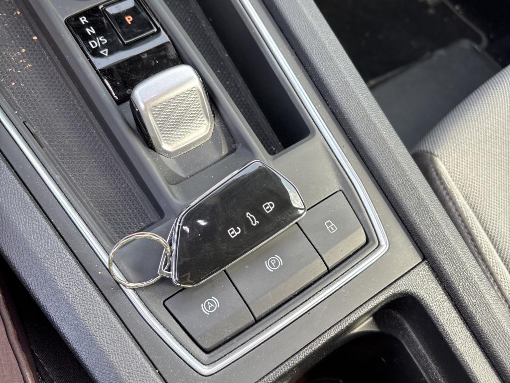 SEAT LEON 1.5 eTSI Hybrid 115 DSG7 Business 2025