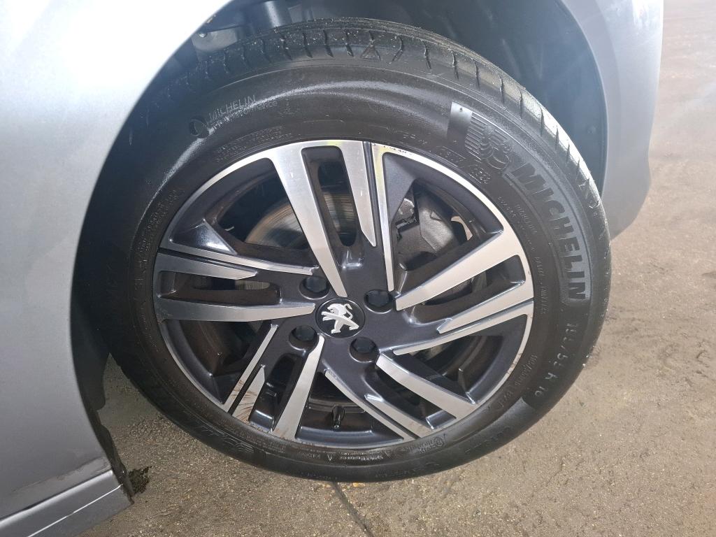 PEUGEOT 208) 208 PureTech 100 S&S BVM6 Allure Pack 2022