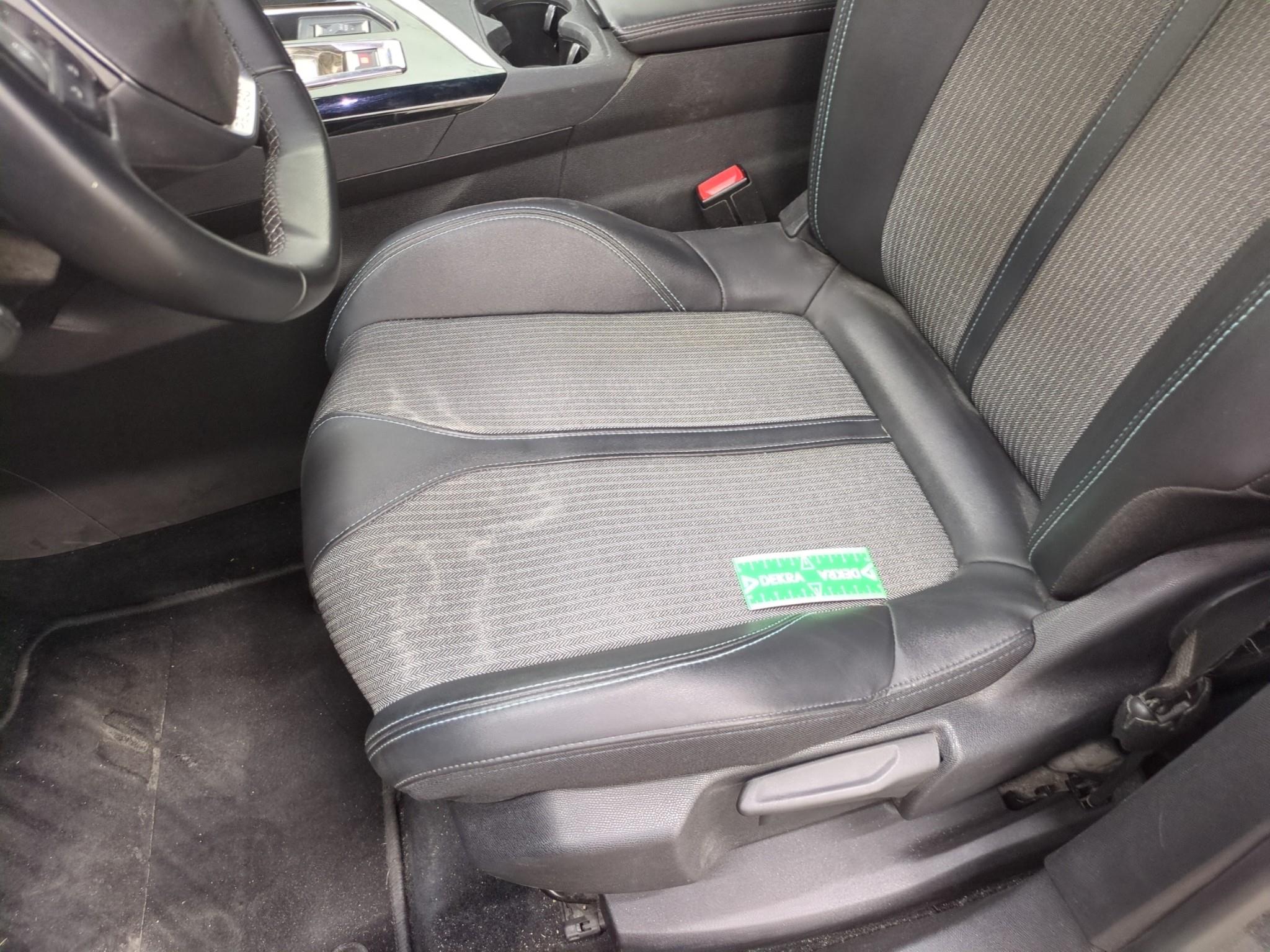 PEUGEOT 3008 Hybrid 225 e-EAT8 Allure Pack 2023
