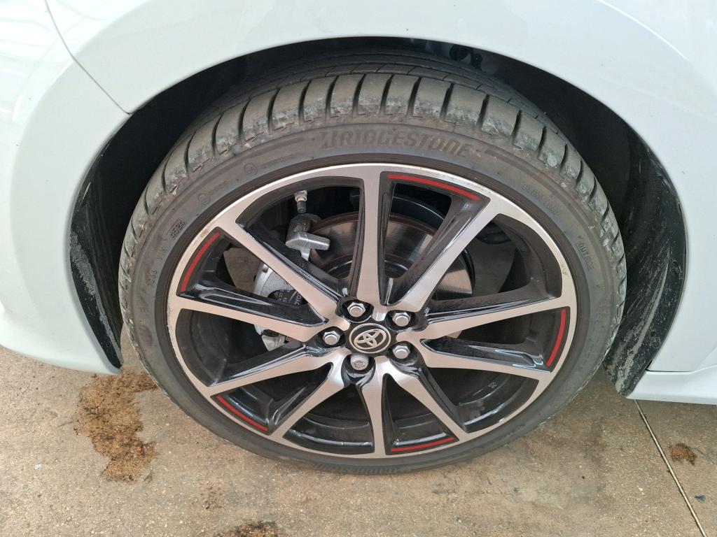TOYOTA YARIS HYBRIDE 130h GR Sport 2025