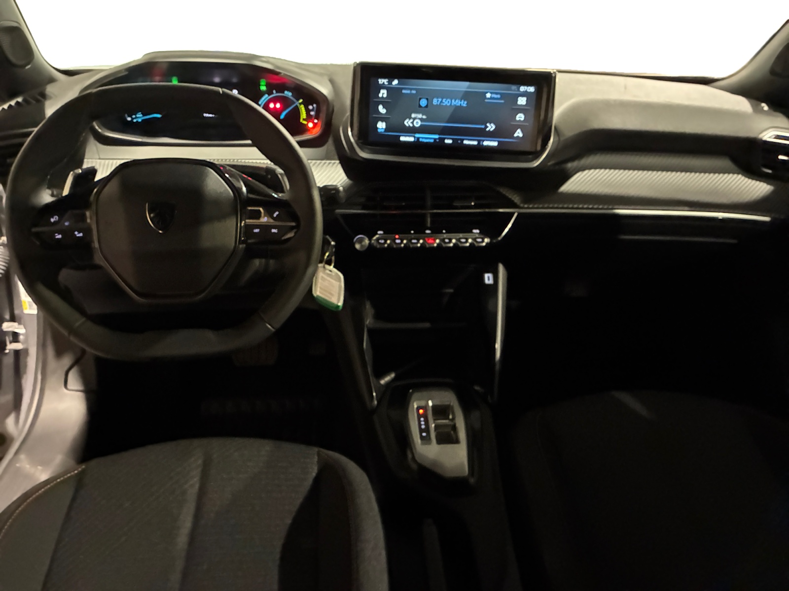 PEUGEOT 2008 hybrid 136 e-DCS6 Style 2025