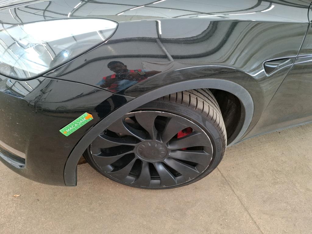 TESLA  2022