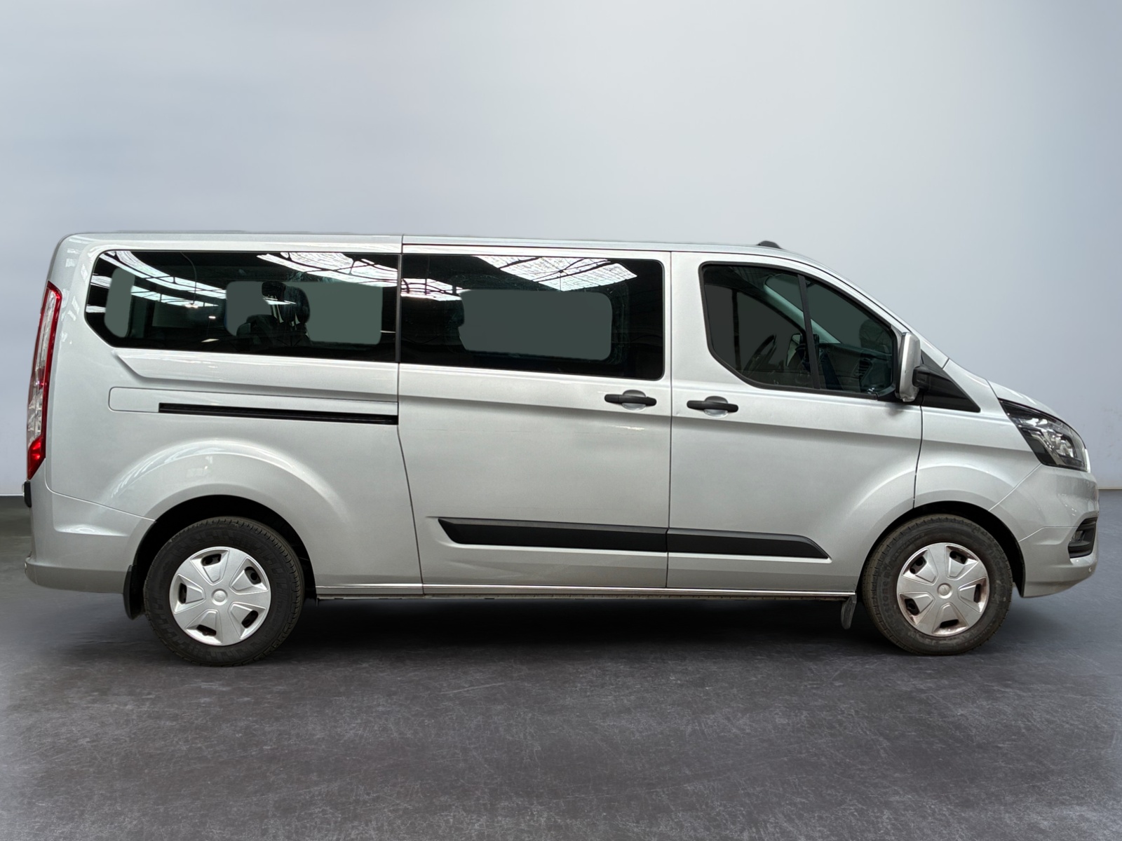 FORD Transit Custom Kombi 320 L2H1 2.0 EcoBlue 130 Trend Business 9pl 2023