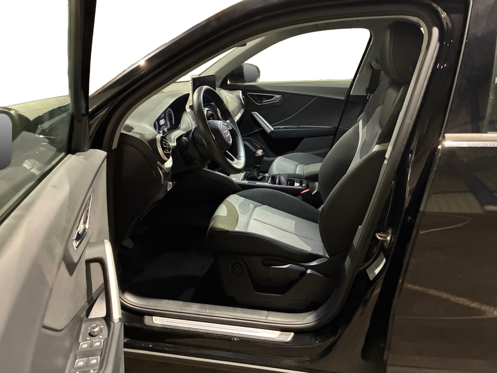 AUDI Q2 30 TFSI 110 BVM6 Design 2025
