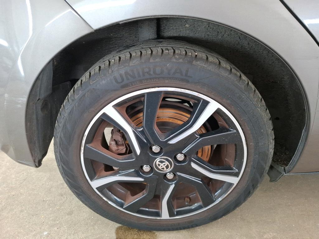 TOYOTA YARIS HYBRIDE 100h France 2017