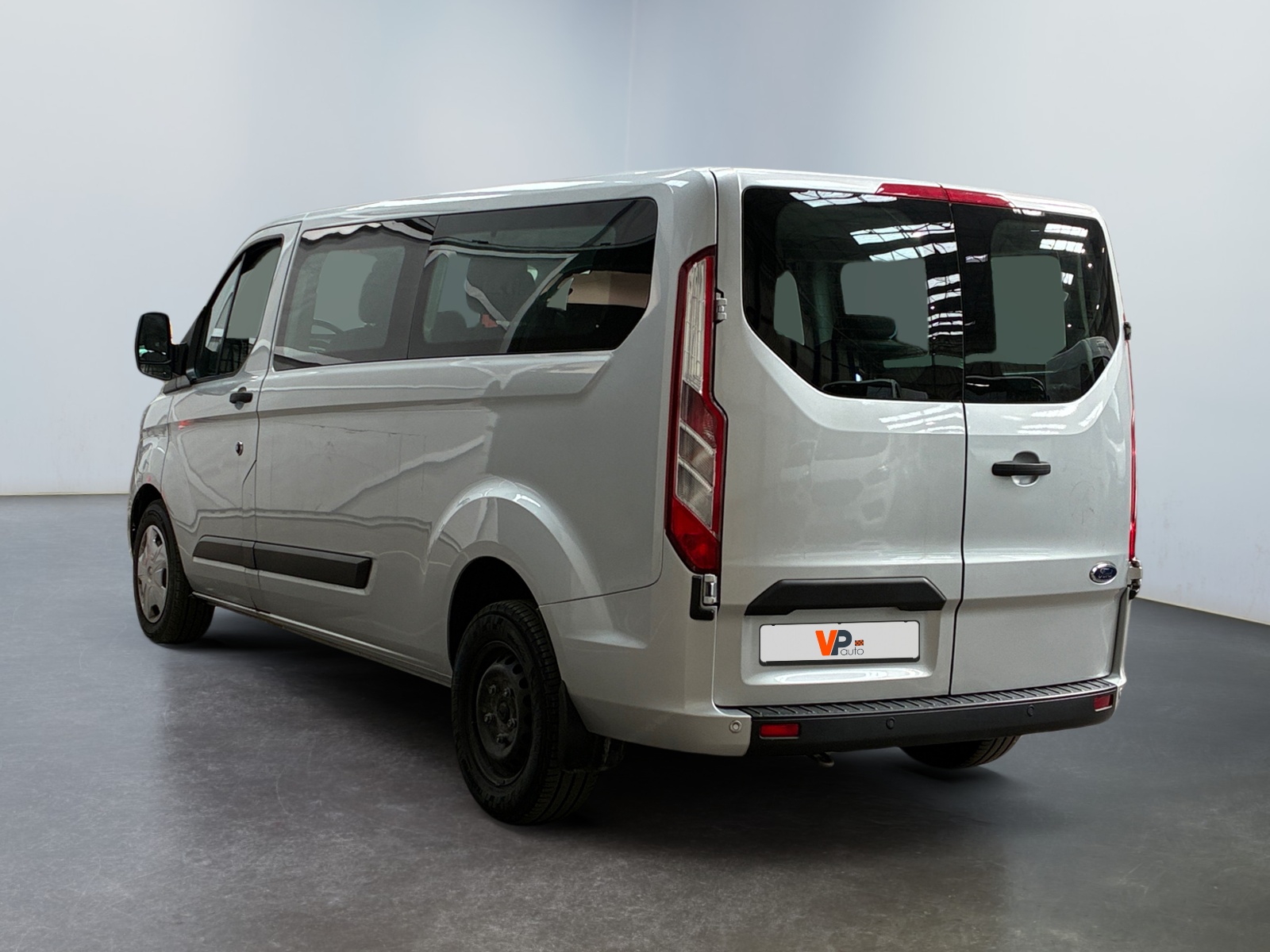 FORD Transit Custom Kombi 320 L2H1 2.0 EcoBlue 130 Trend Business 9pl 2023