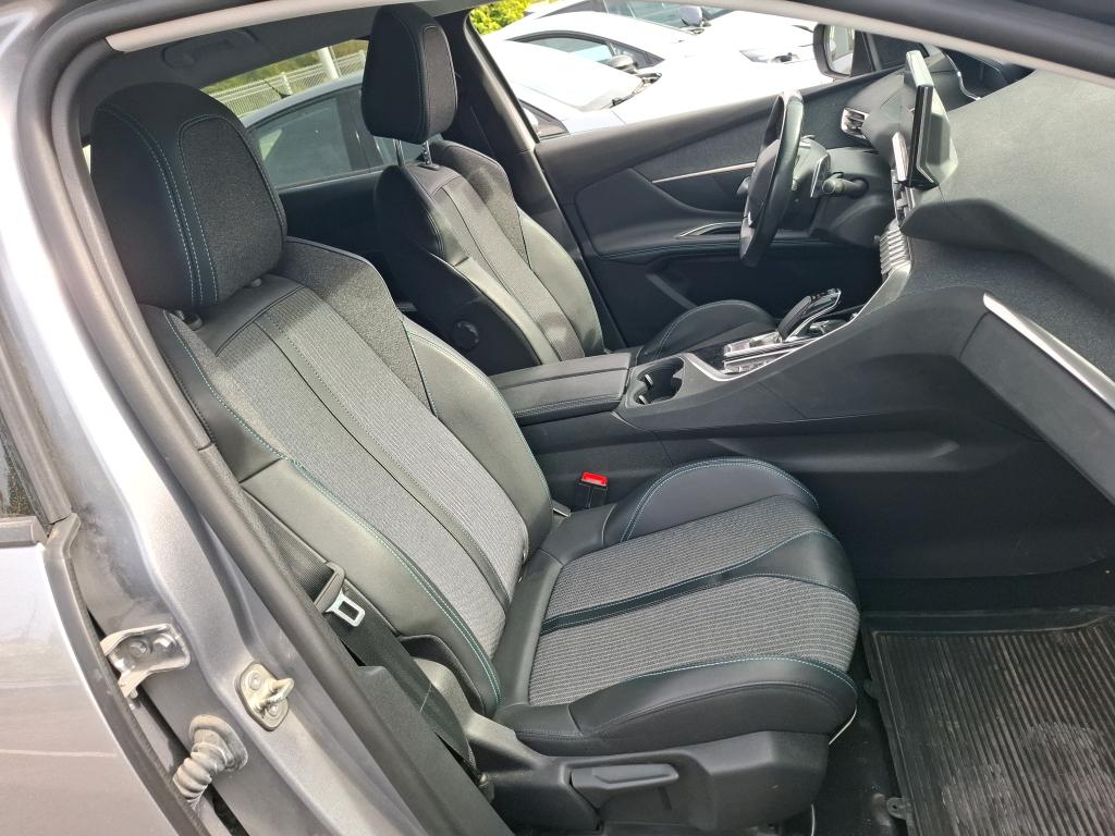 PEUGEOT 3008 Hybrid 225 e-EAT8 Allure Pack 2021