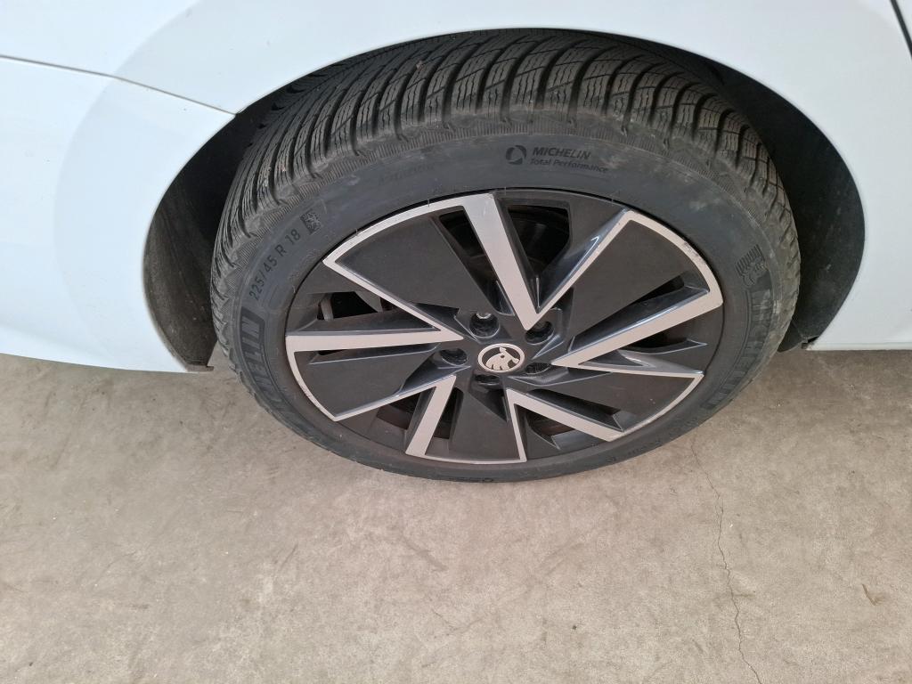 SKODA OCTAVIA COMBI 1.4 TSI PHEV iV 204 ch DSG6e Business 2021