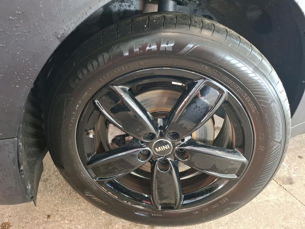 MINI COUNTRYMAN F60 LCI 136 ch BVA7 Cooper Essential 2023