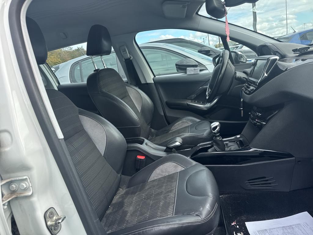 PEUGEOT 2008 1.6 BlueHDi 120ch S&S BVM6 Allure 2015