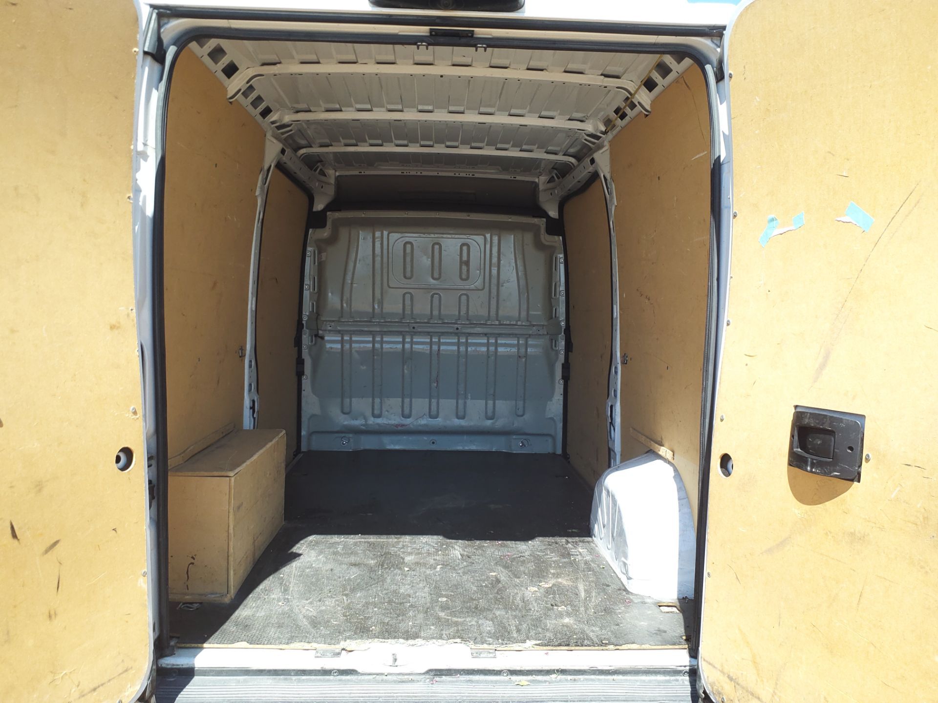 PEUGEOT BOXER FOURGON TOLE 3.5 T L2H2 BLUEHDI 140 S&S BVM6 - 2023