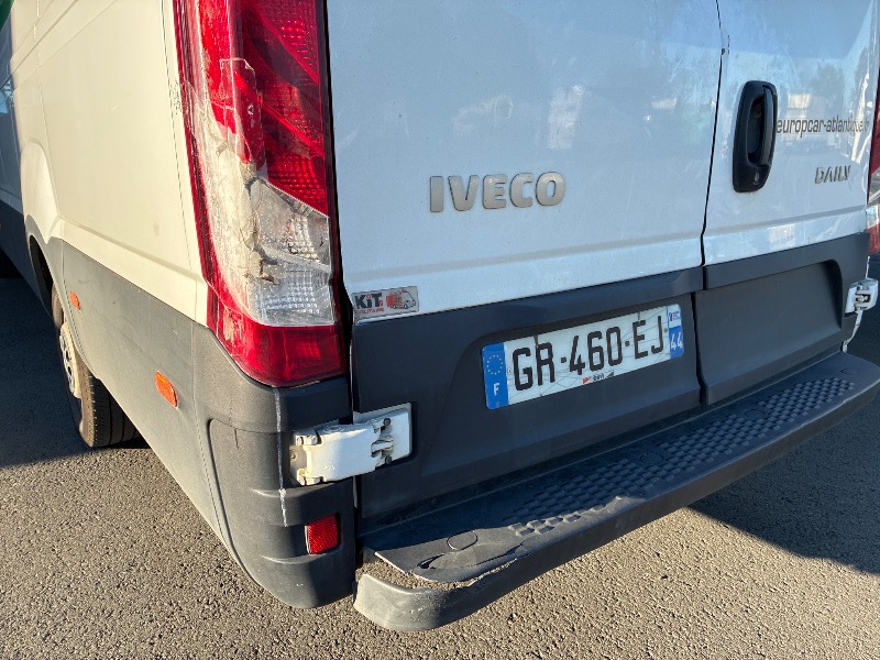 IVECO 35S14V16 2.3 140 ch Pack business ouverture portes 270 degrés 2023