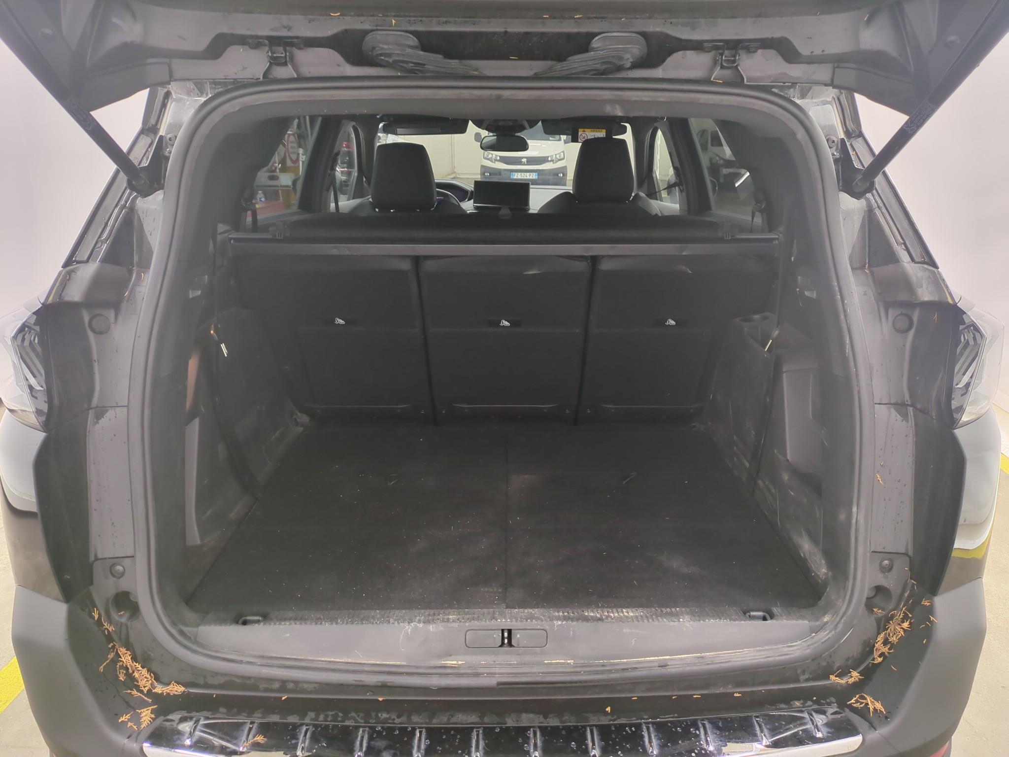 PEUGEOT 5008 Hybrid 136 e-DCS6 Allure Pack 2024