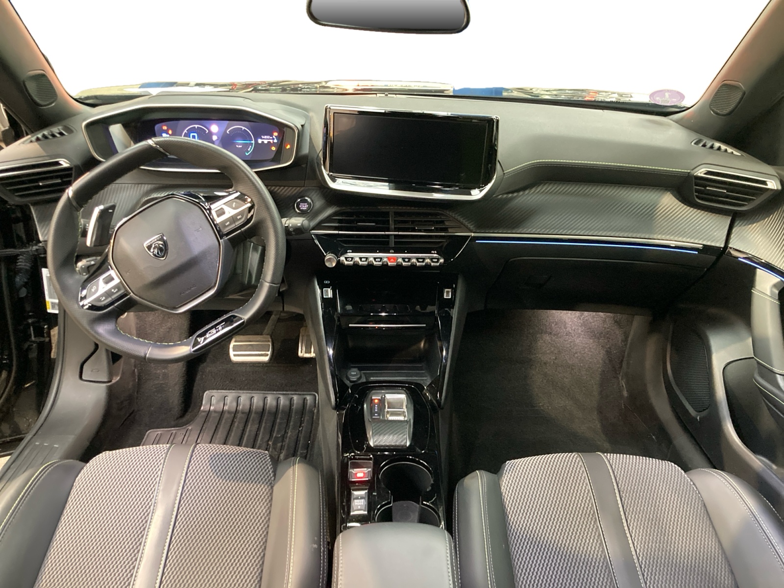 PEUGEOT 2008 Hybrid 145 e-DCS6 GT 2025
