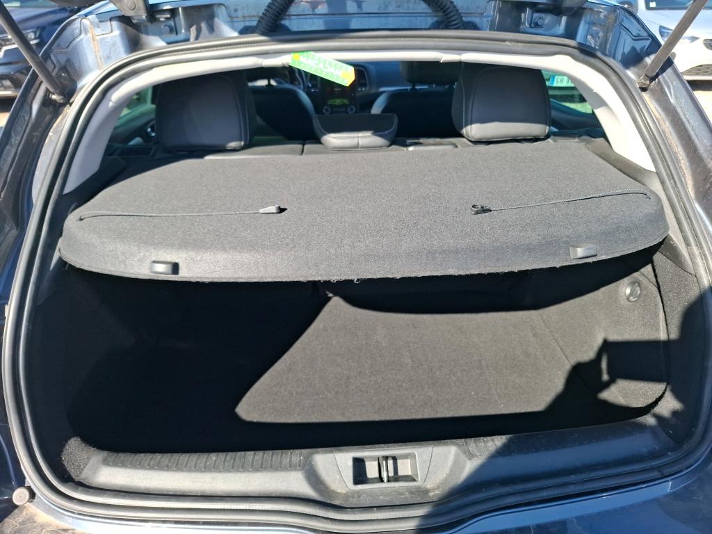 RENAULT MÉGANE MEGANE IV BERLINE Blue dCi 115 Intens 2019