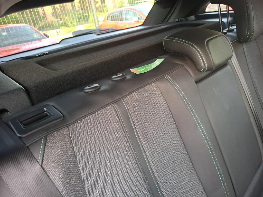 PEUGEOT 3008 Hybrid 225 e-EAT8 Allure 2021