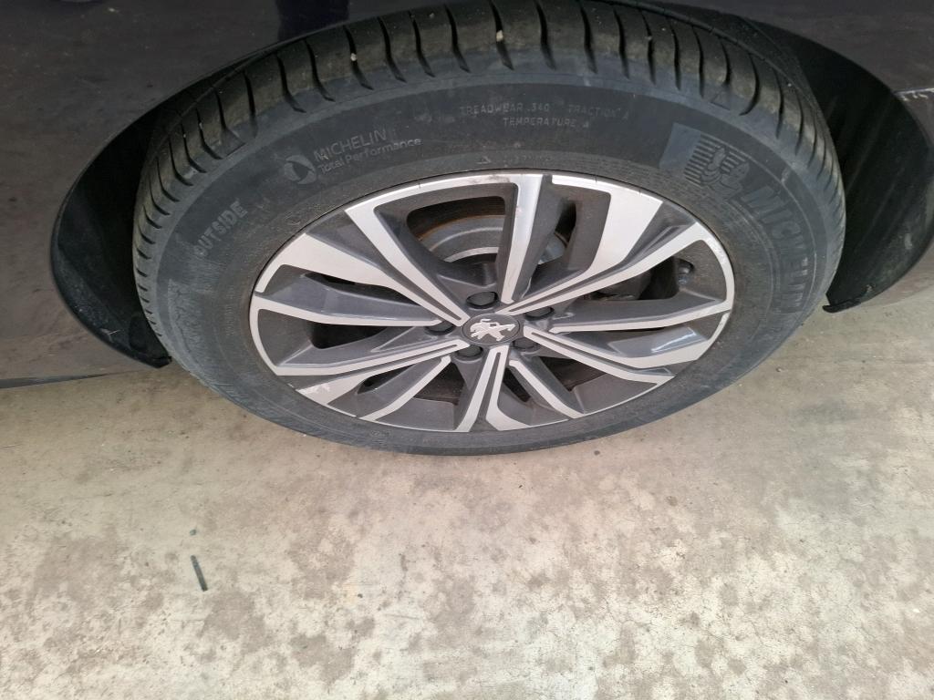 PEUGEOT 508 Hybrid 225 e-EAT8 Allure Pack 2022