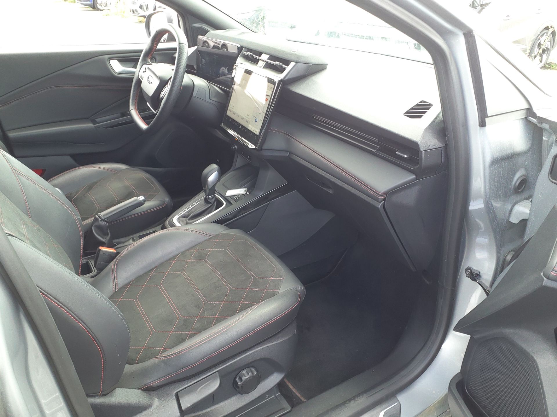 FORD PUMA 1.0 EcoBoost 125 ch mHEV S&S Powershift ST-Line Design 2 2025