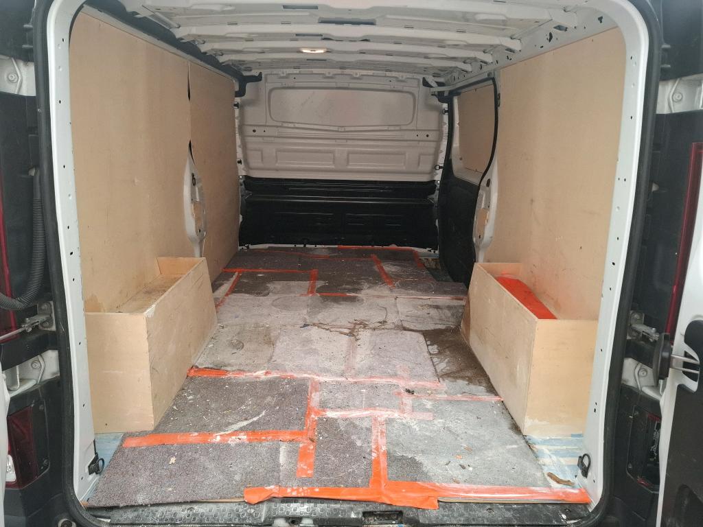 RENAULT TRAFIC FOURGON FGN L2H1 3000 KG BLUE DCI 130 CONFORT 2022