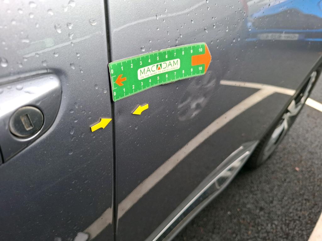 PEUGEOT 3008 Hybrid 225 e-EAT8 Allure 2022