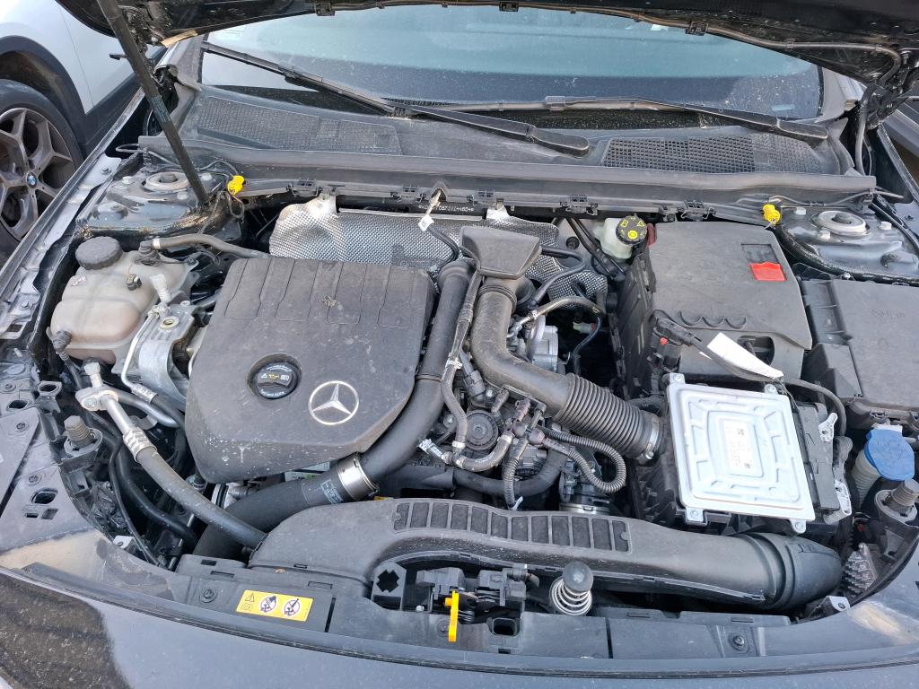 MERCEDES-BENZ MERCEDES CLASSE A 200 7G-DCT AMG Line 2022