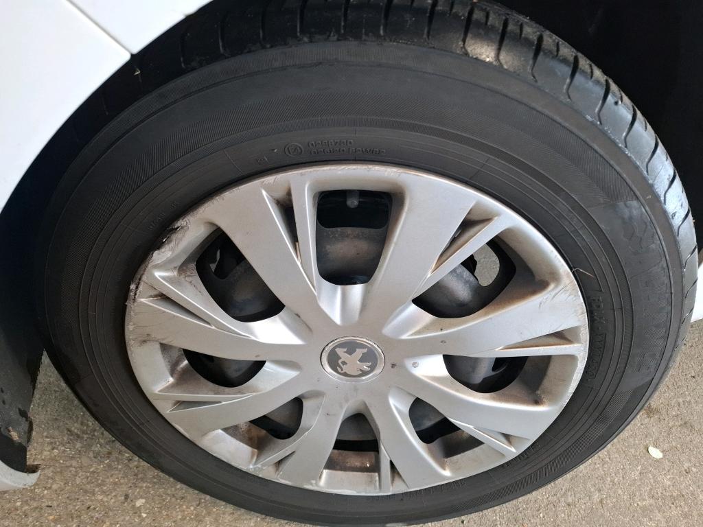 PEUGEOT 208 BUSINESS PureTech 82ch S&S BVM5 Active 2018