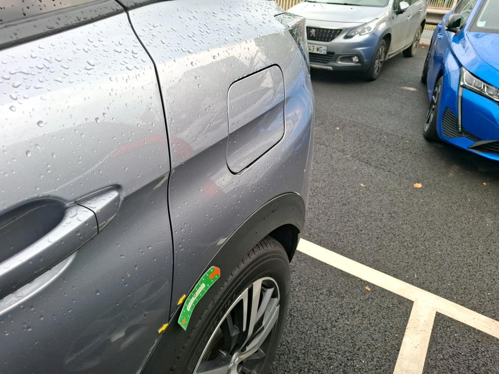 PEUGEOT 3008 Hybrid 225 e-EAT8 Allure 2022