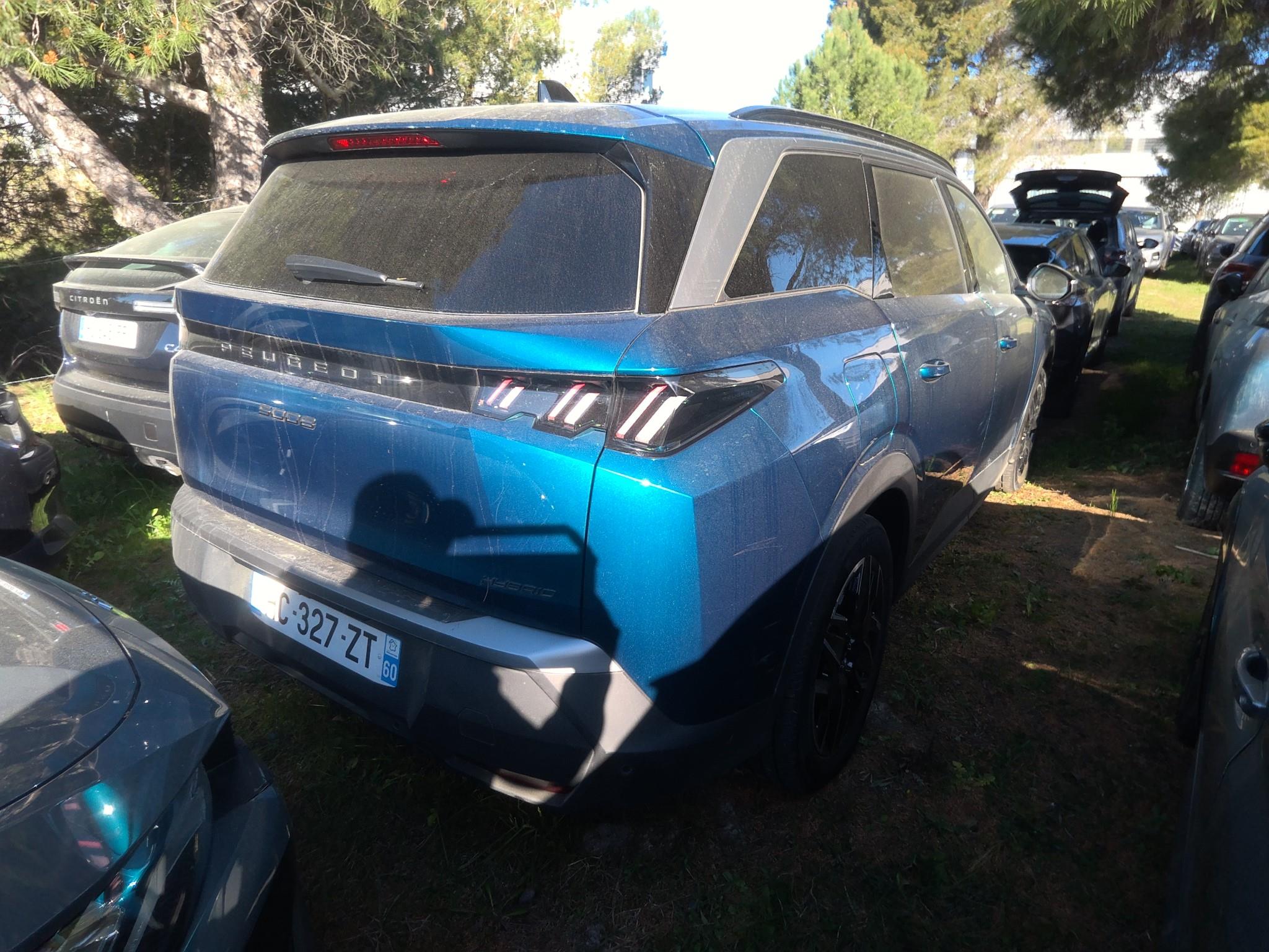 PEUGEOT 5008 Hybrid 145 ch e-DCS6 Allure	7pl 2025