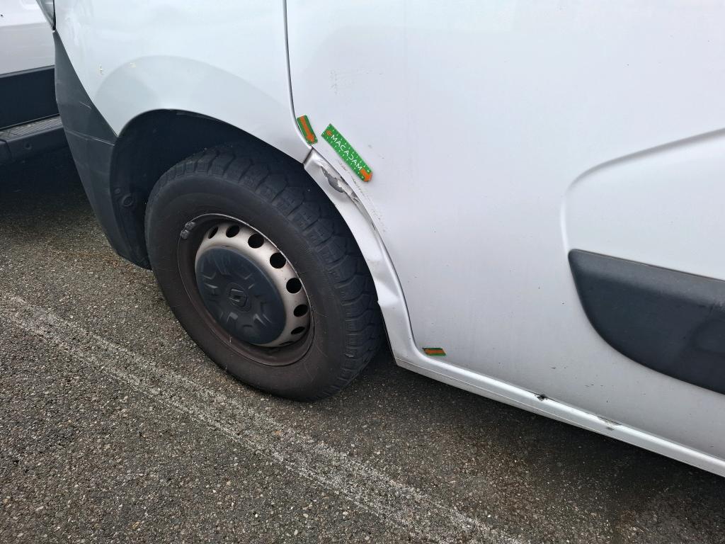 RENAULT MASTER FOURGON FGN TRAC F3300 L2H2 BLUE DCI 135 GRAND CONFORT 2024