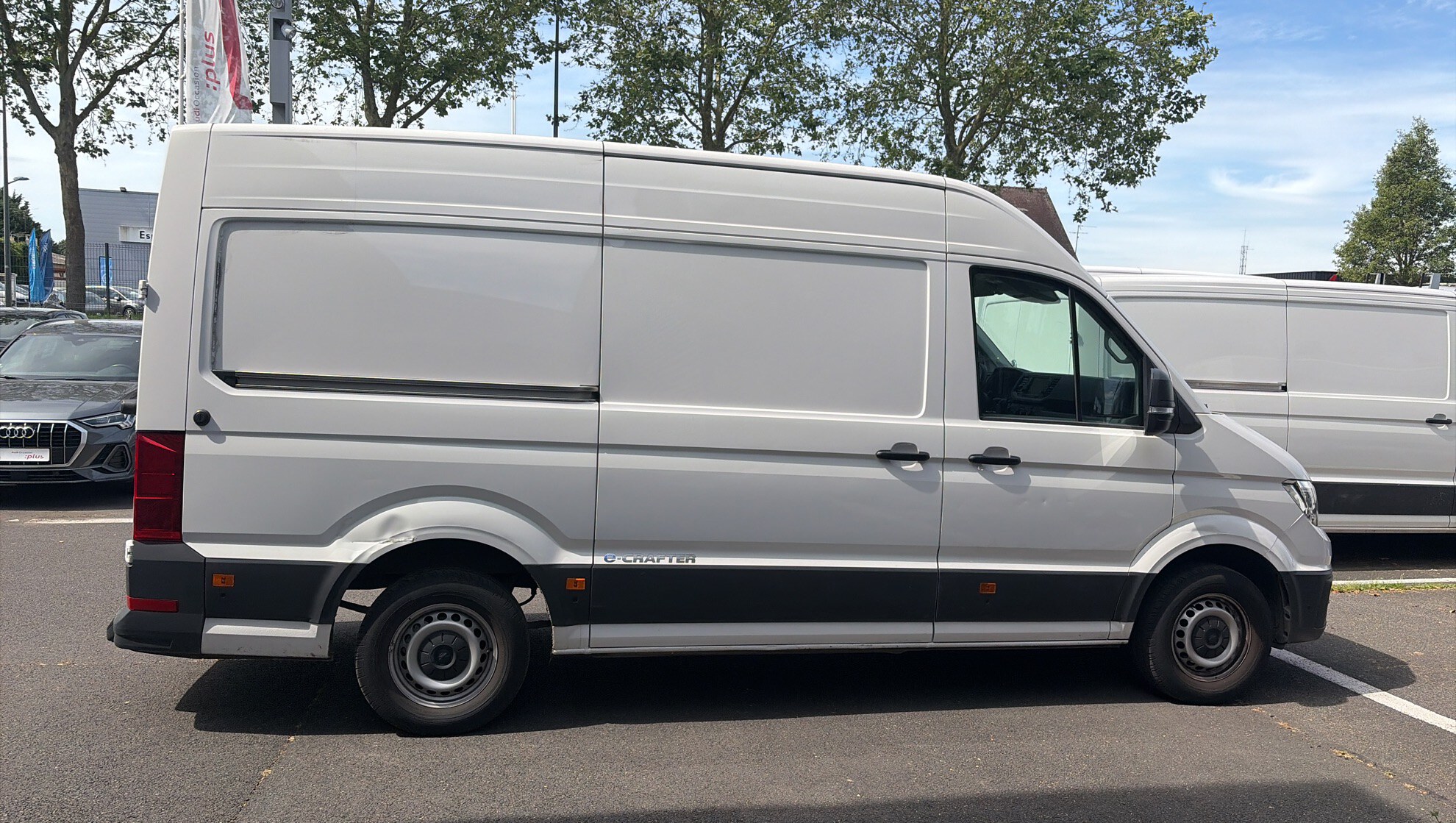 VOLKSWAGEN CRAFTER FOURGON VAN e-CRAFTER 35 L3H3 136 CH BVA - 2023