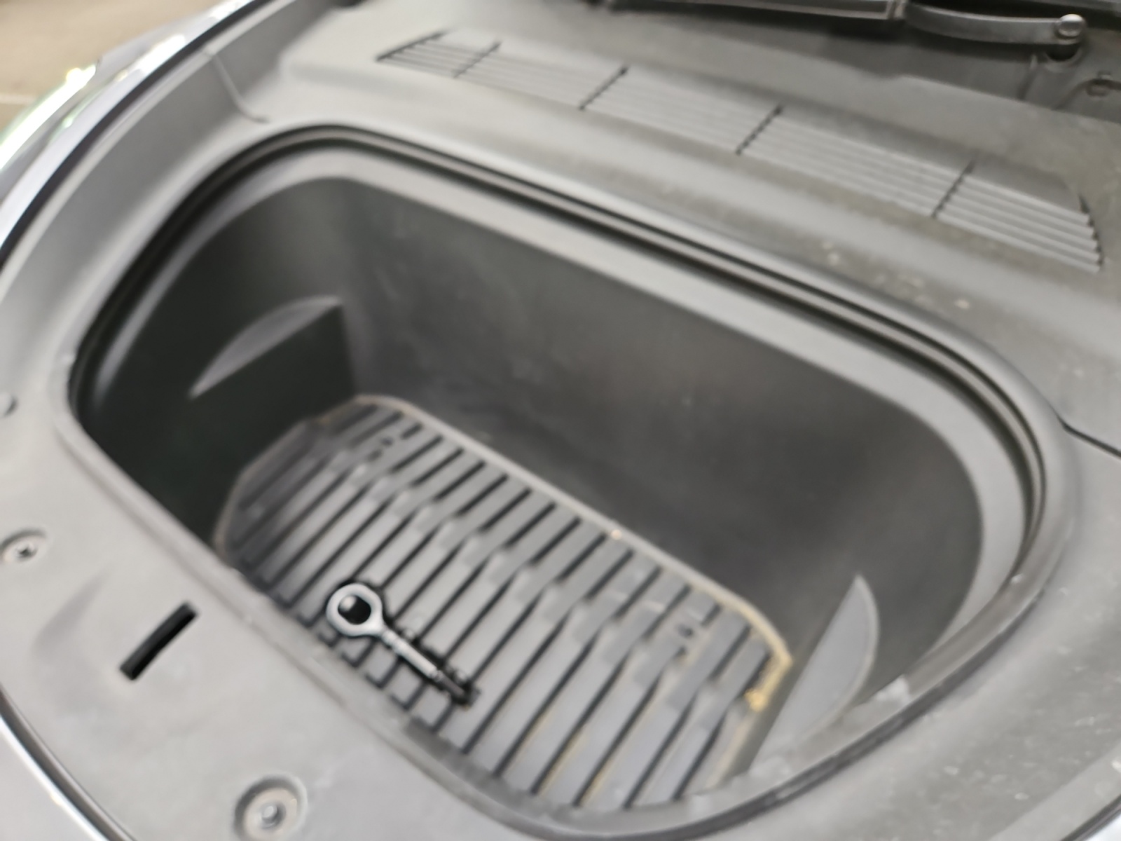 TESLA MODEL Y Standard RWD 2024